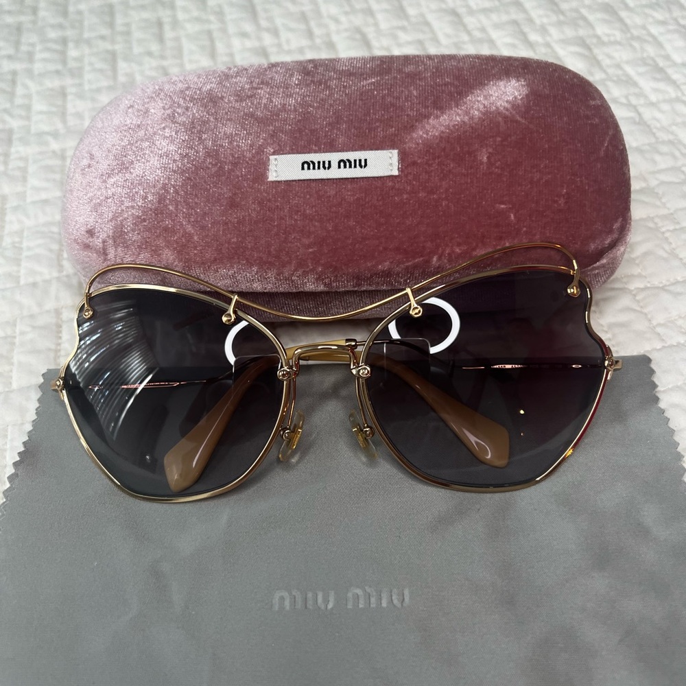 Miu Miu.